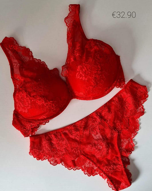 Red Lingerie Bra & Brasilian Set by Lormar - Sexodrome Malta